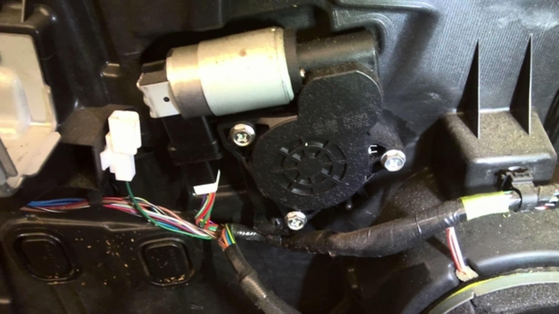 Leve vitre electrique avant gauche
