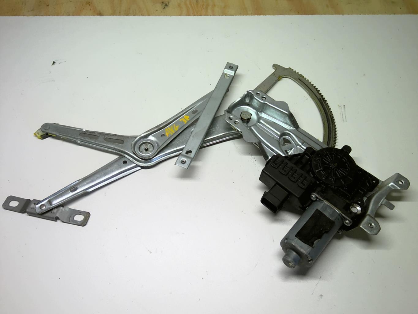 Leve vitre electrique avant gauche