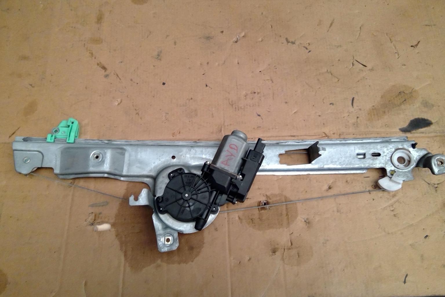 Mecanisme de leve vitre electrique avant droit
