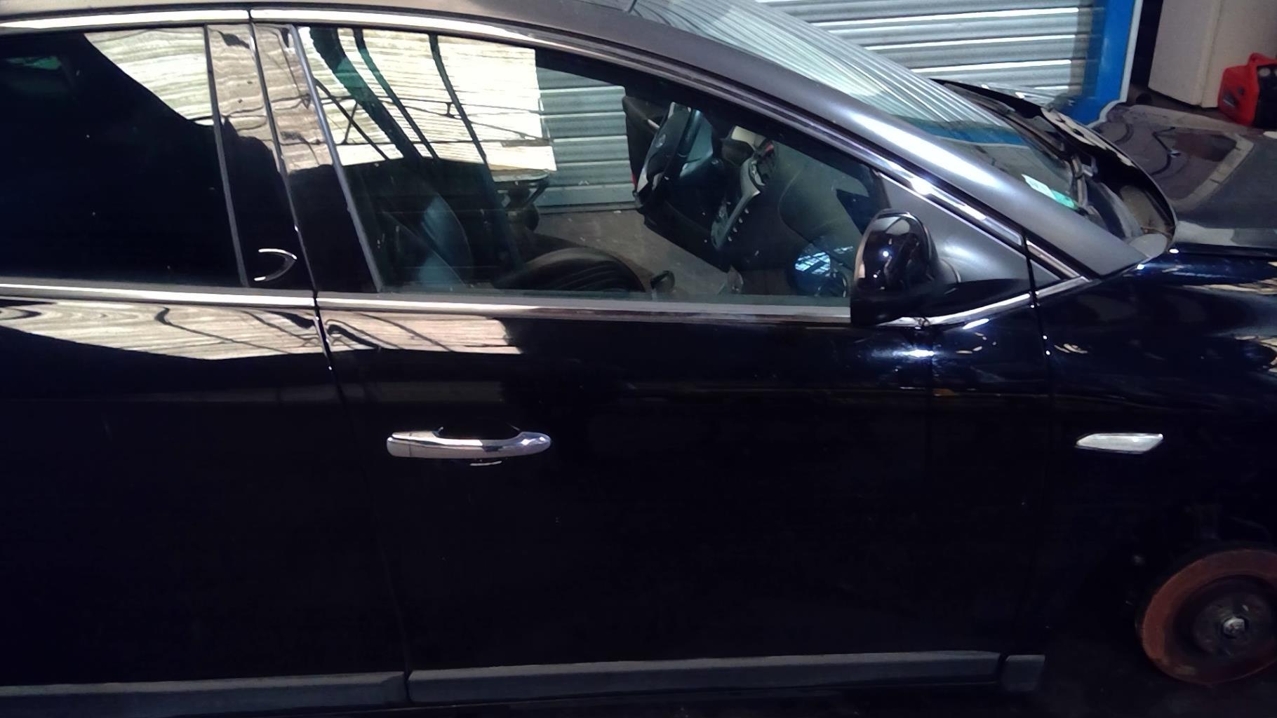 Porte avant droit