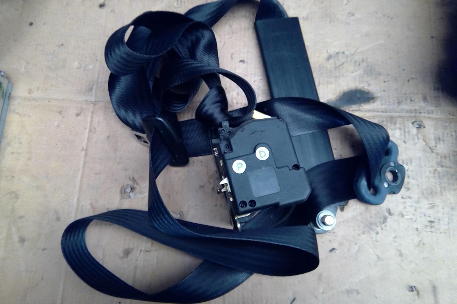 Ceinture avant droit