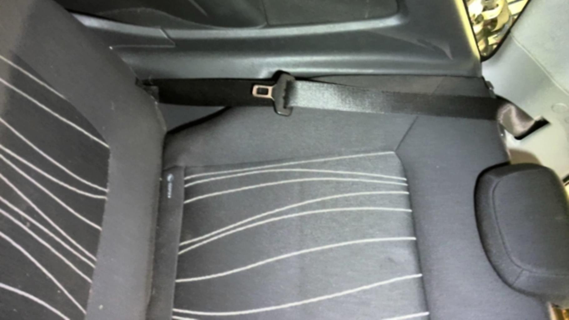 Ceinture arriere droit