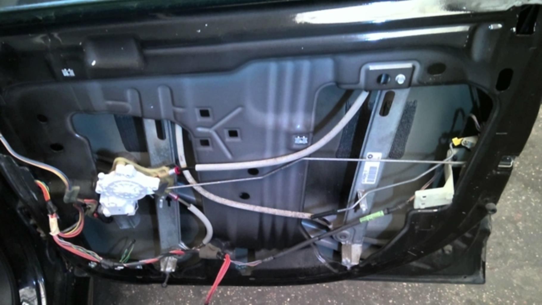 Mecanisme de leve vitre electrique avant droit