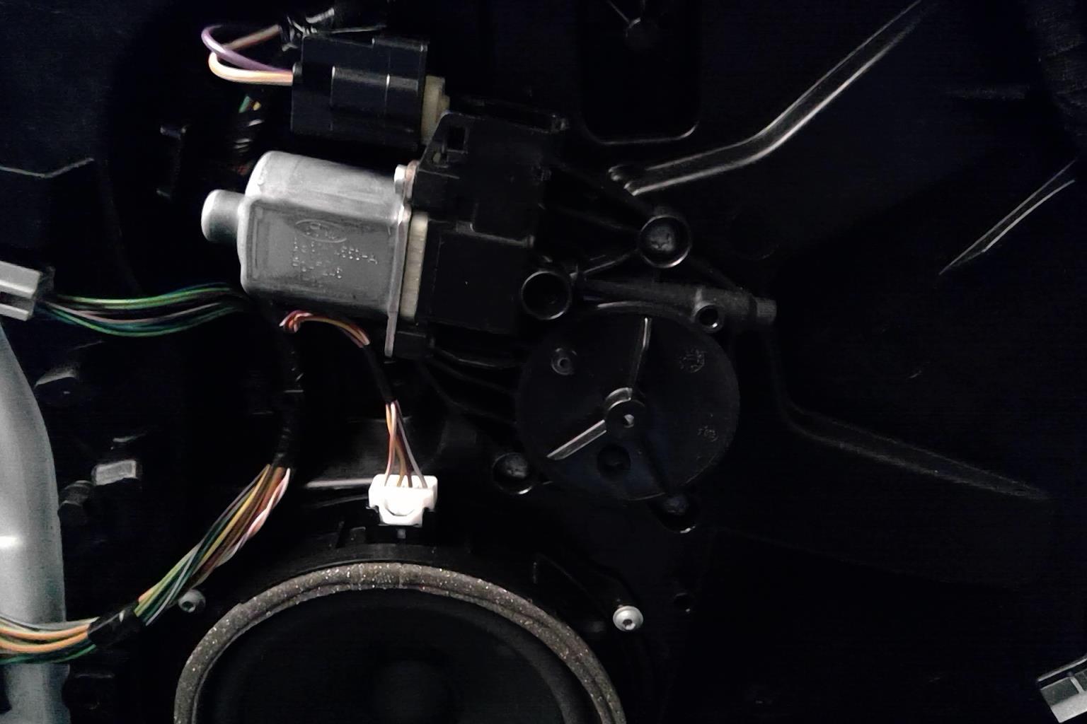 Mecanisme de leve vitre electrique avant droit
