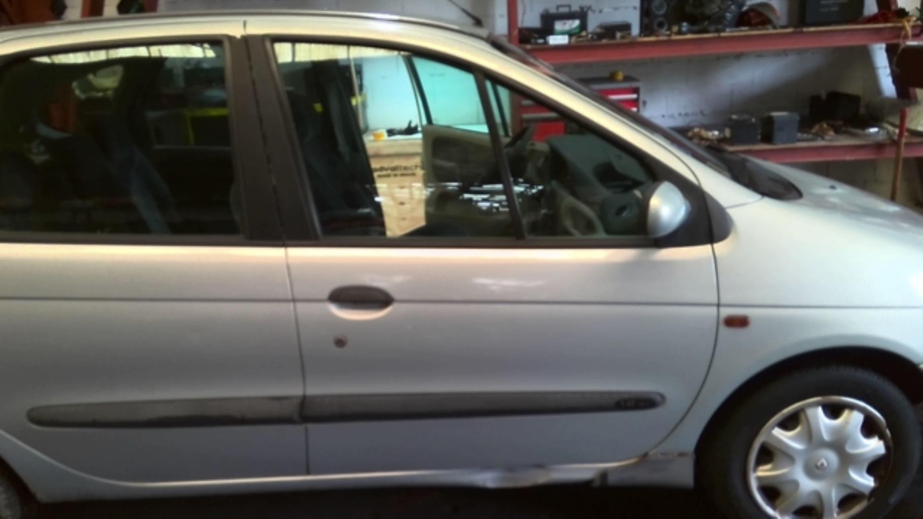 Porte avant droit