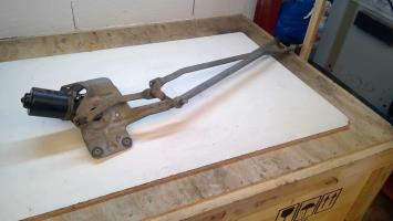 Moteur essuie glace avant