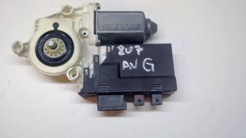 Moteur leve vitre avant gauche