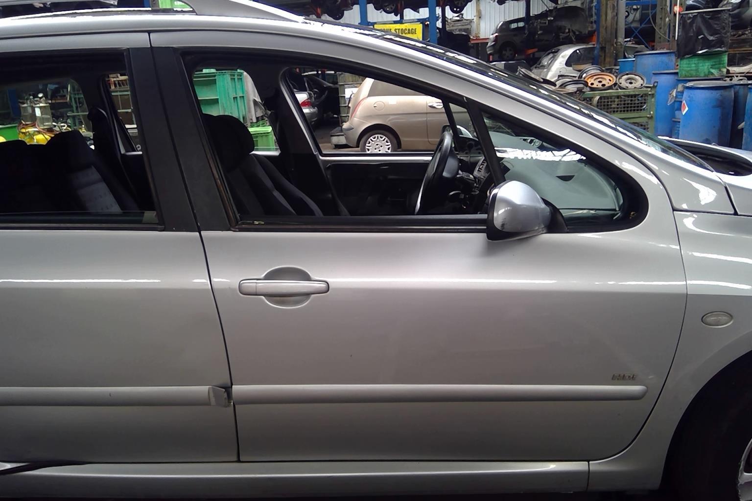 Porte avant droit