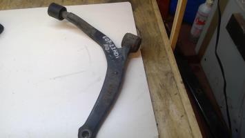 Triangle avant droit