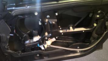 Leve vitre electrique avant droit