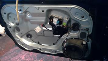 Leve vitre electrique avant gauche