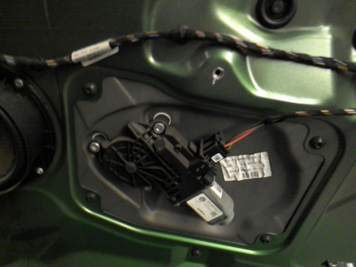 Mecanisme de leve vitre electrique avant droit