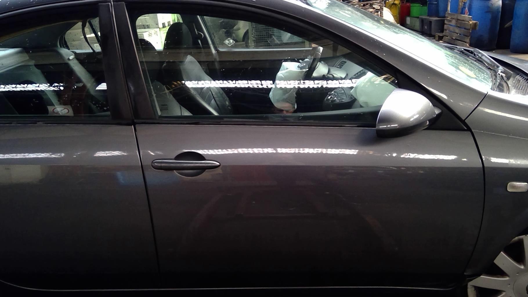 Porte avant droit