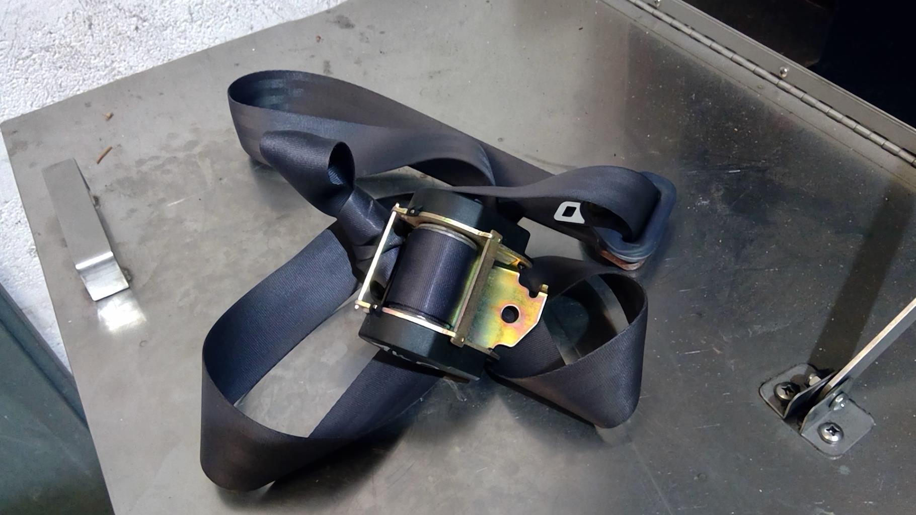 Ceinture avant droit