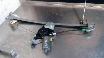 Leve vitre electrique avant droit