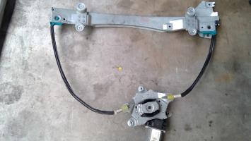 Mecanisme de leve vitre electrique avant gauche