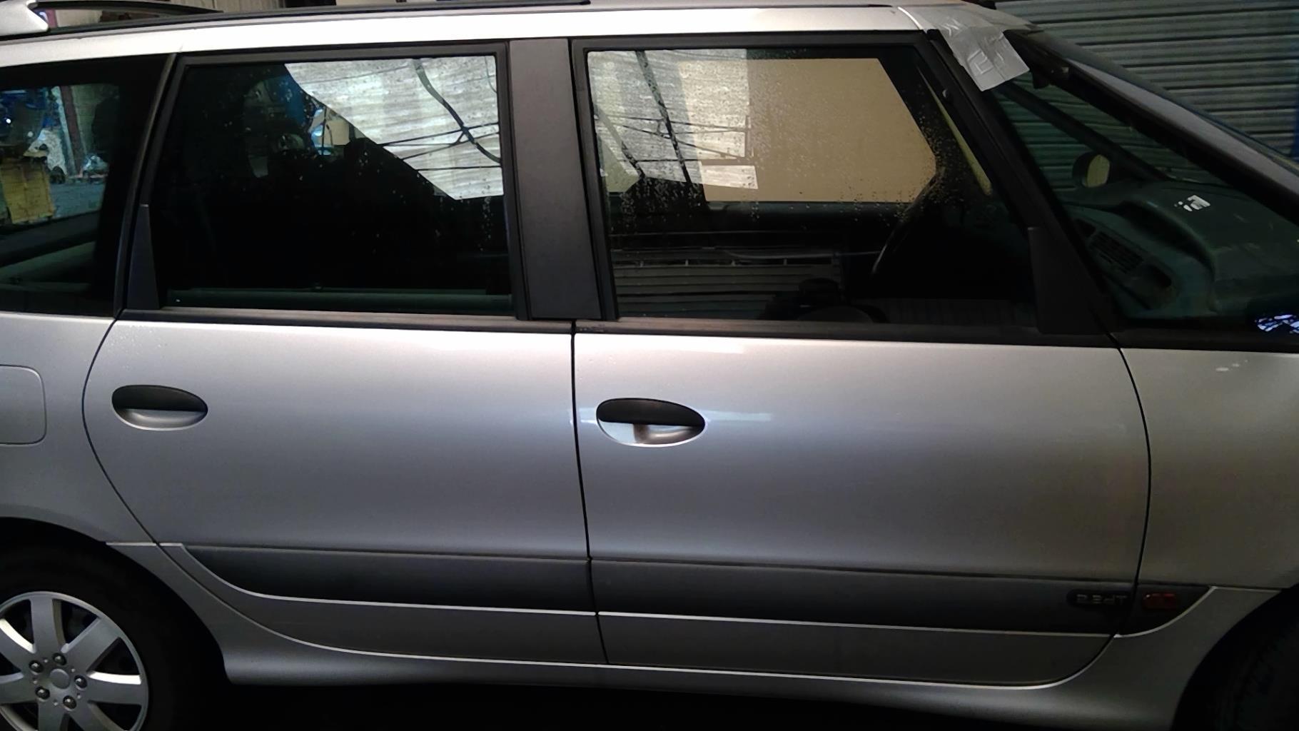 Porte avant droit