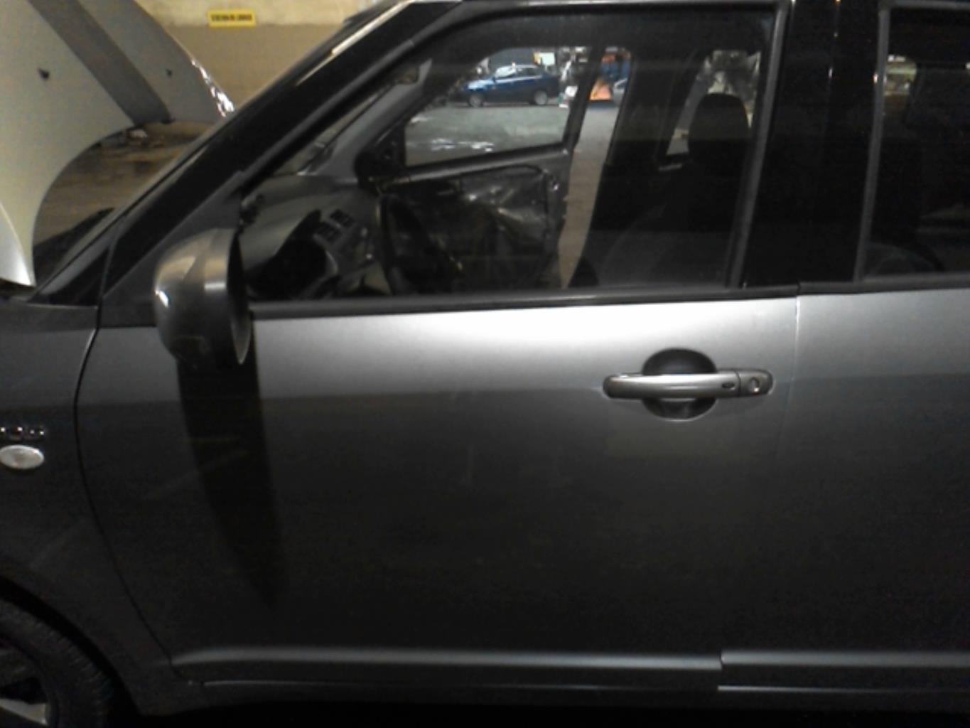 Porte avant gauche