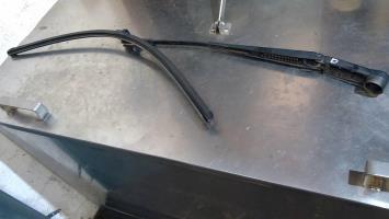 Bras essuie glace avant droit