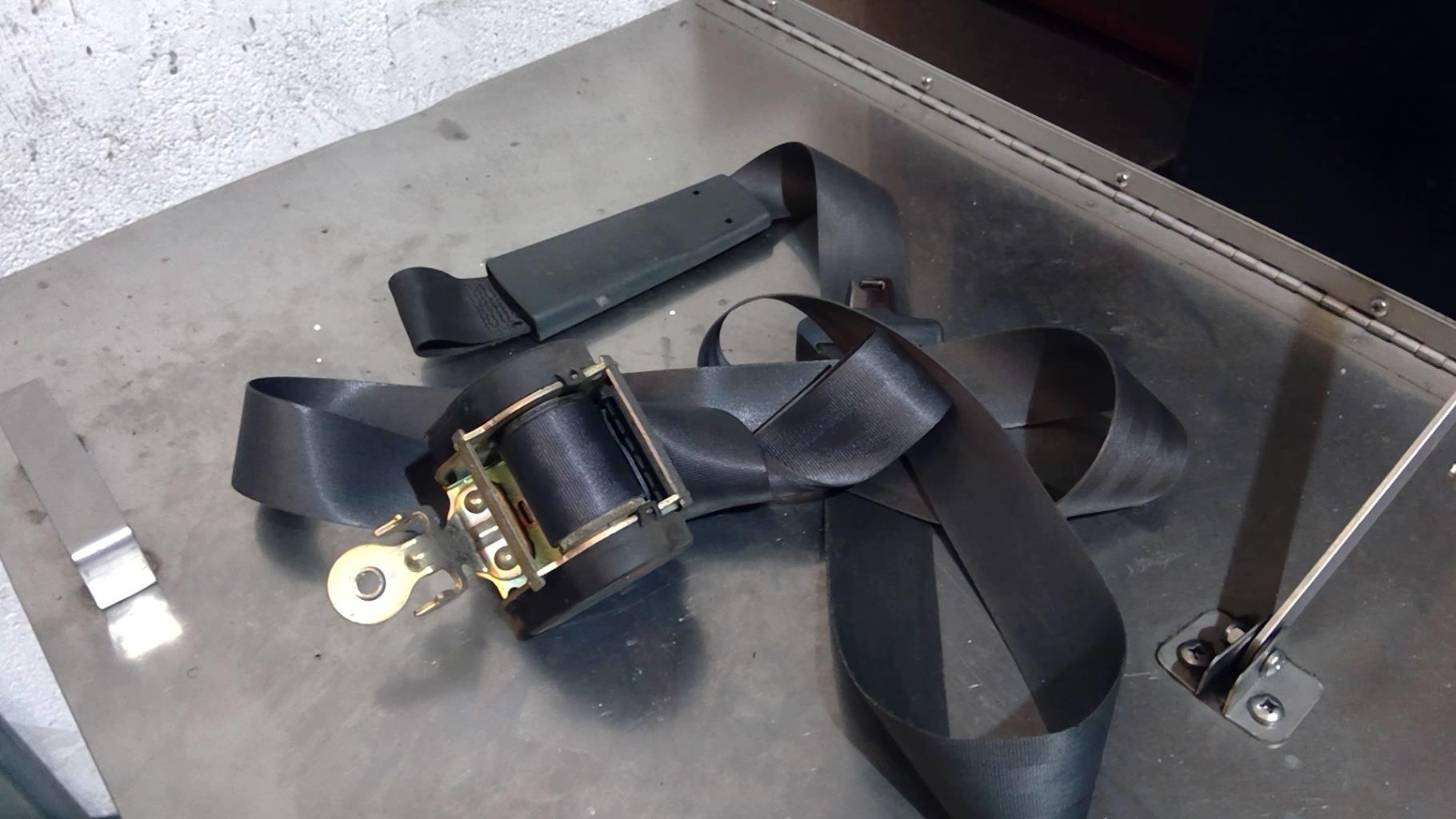 Ceinture avant droit