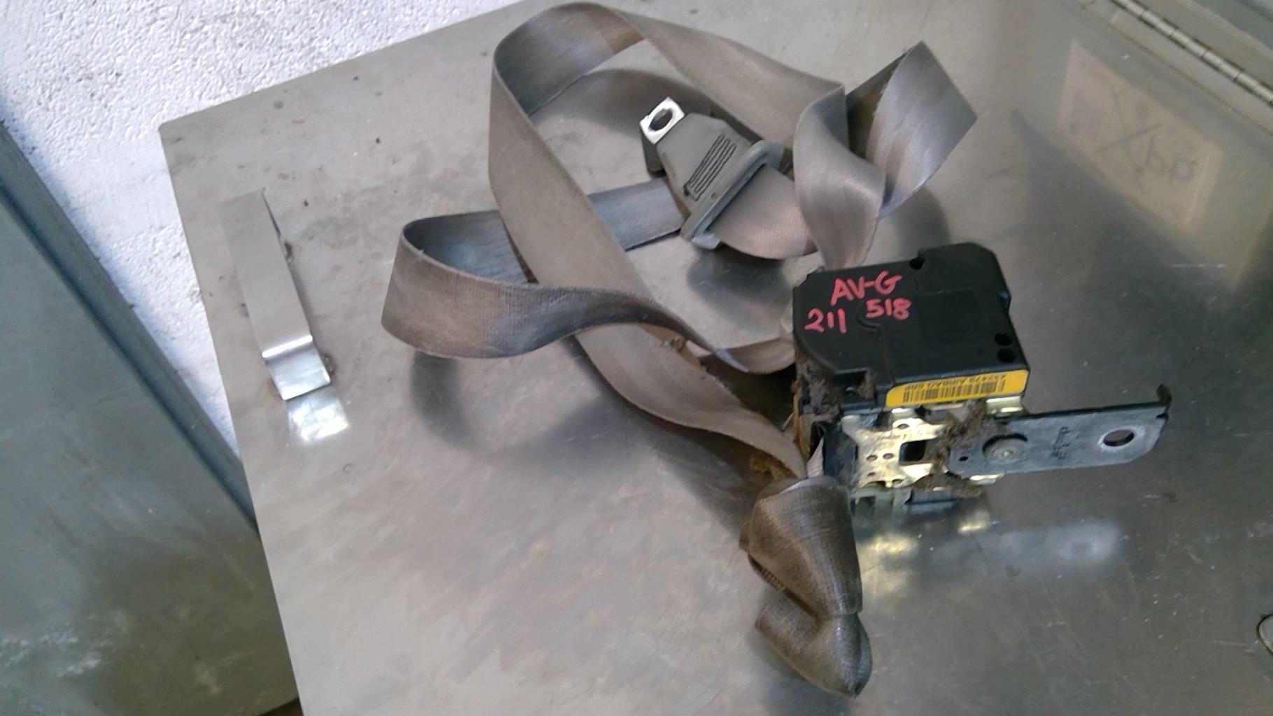 Ceinture avant gauche