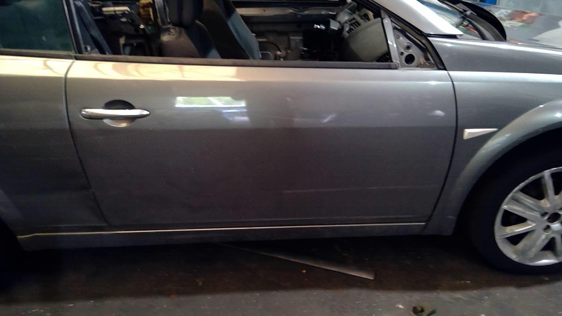 Porte avant droit