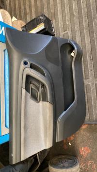 Panneau de porte avant gauche