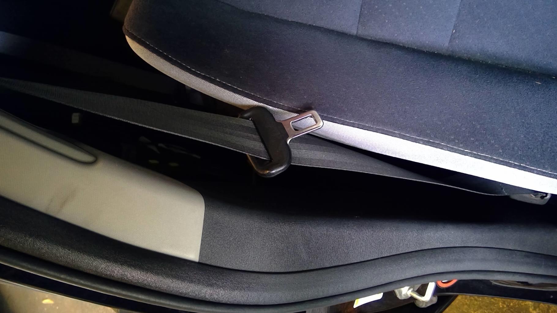 Ceinture avant droit