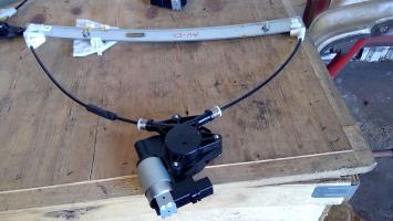 Leve vitre electrique avant droit