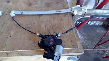Leve vitre electrique avant gauche