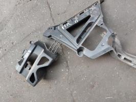 Support de pare chocs arriere