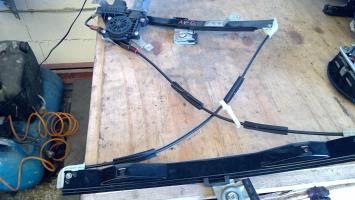 Leve vitre electrique avant droit