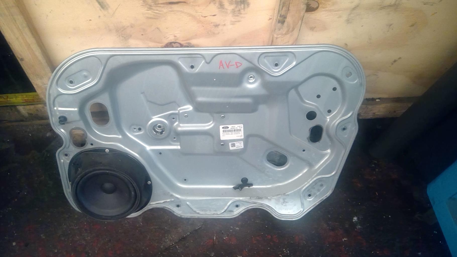 Mecanisme de leve vitre electrique avant droit