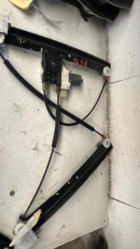 Mecanisme de leve vitre electrique avant droit
