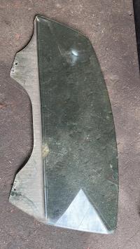 Vitre avant gauche