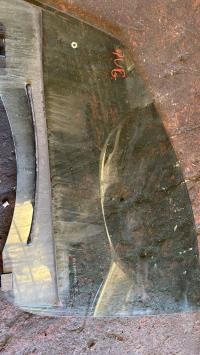 Vitre avant gauche