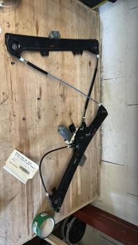 Mecanisme de leve vitre electrique avant gauche