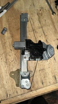 Leve vitre electrique arriere gauche