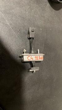 Charniere de porte avant gauche