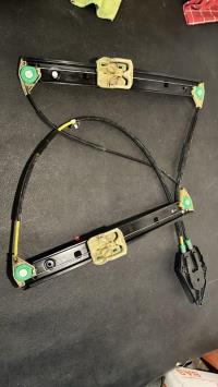 Mecanisme de leve vitre electrique avant droit