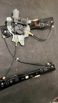 Mecanisme de leve vitre electrique avant gauche