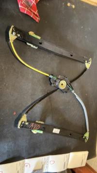 Mecanisme de leve vitre electrique avant droit