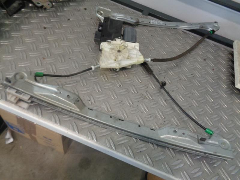 Leve vitre electrique avant gauche