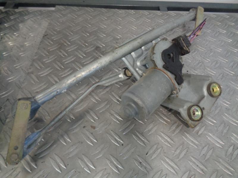 Moteur essuie glace avant