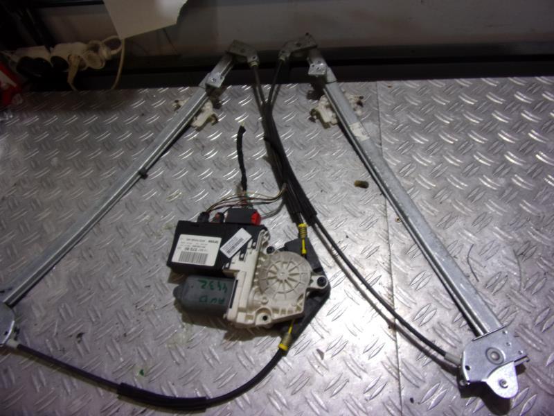 Leve vitre electrique avant droit