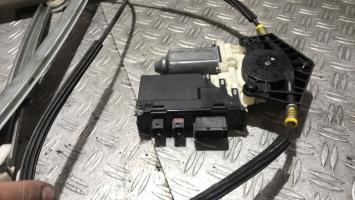 Leve vitre electrique avant droit