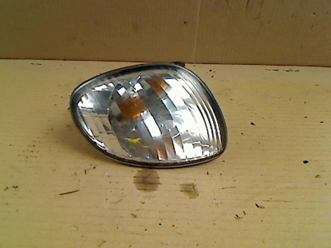 Óptica delantera secundaria derecha (luces) (intermitente)