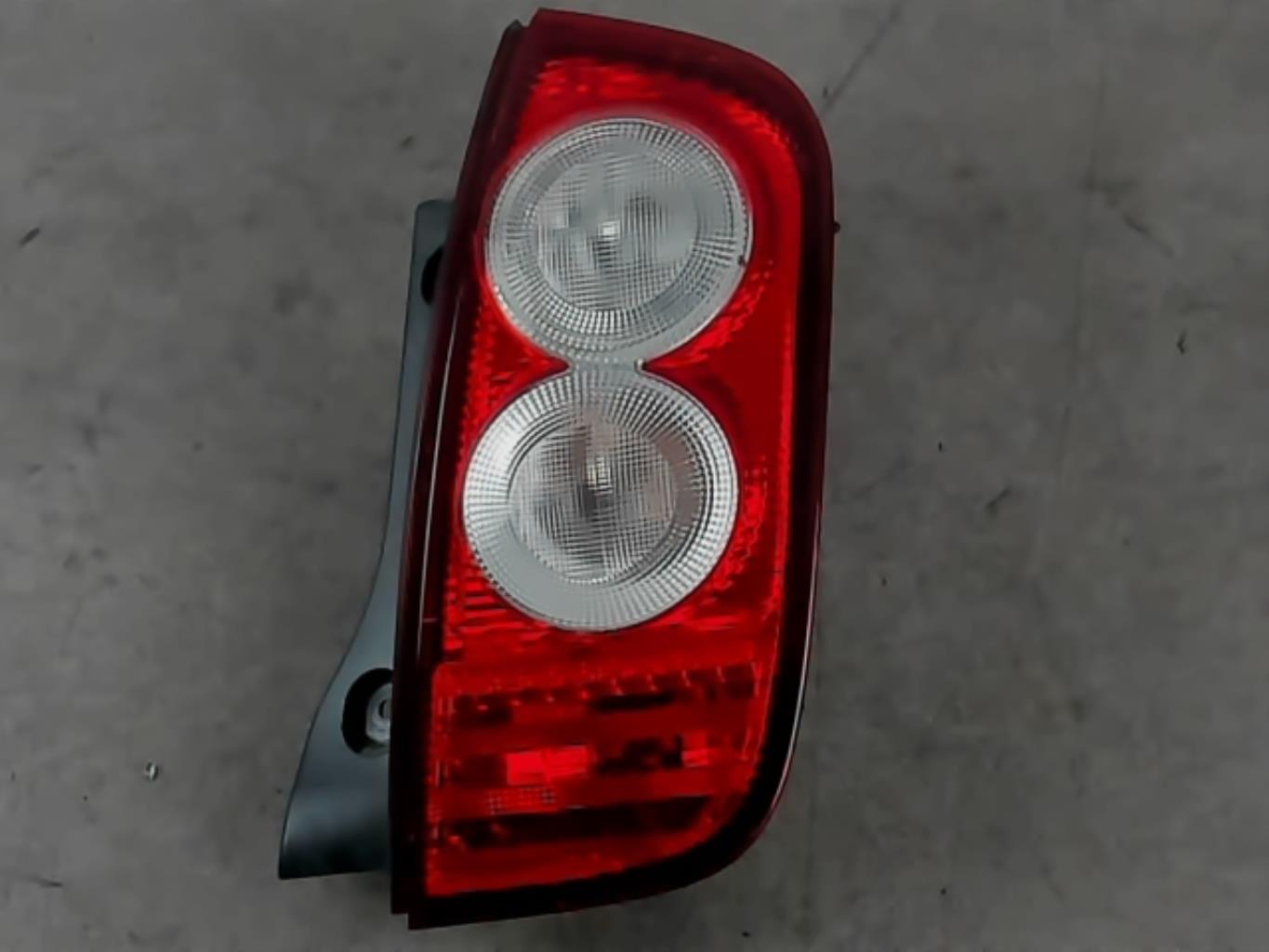 Fanale posteriore principale destro (luci)