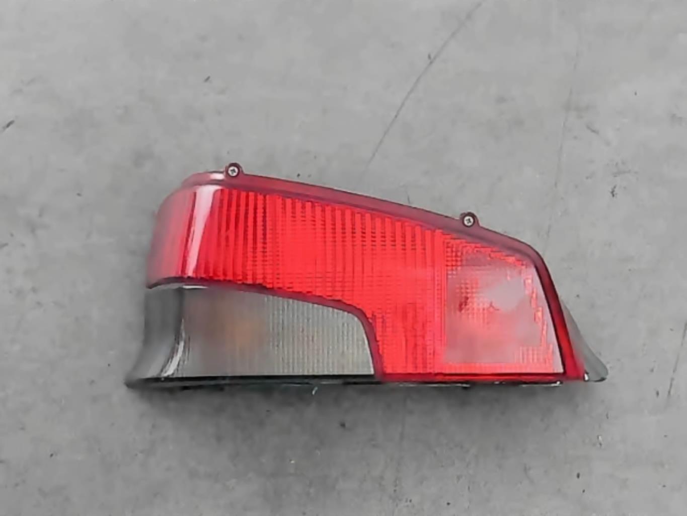 Fanale posteriore principale sinistro (luci)