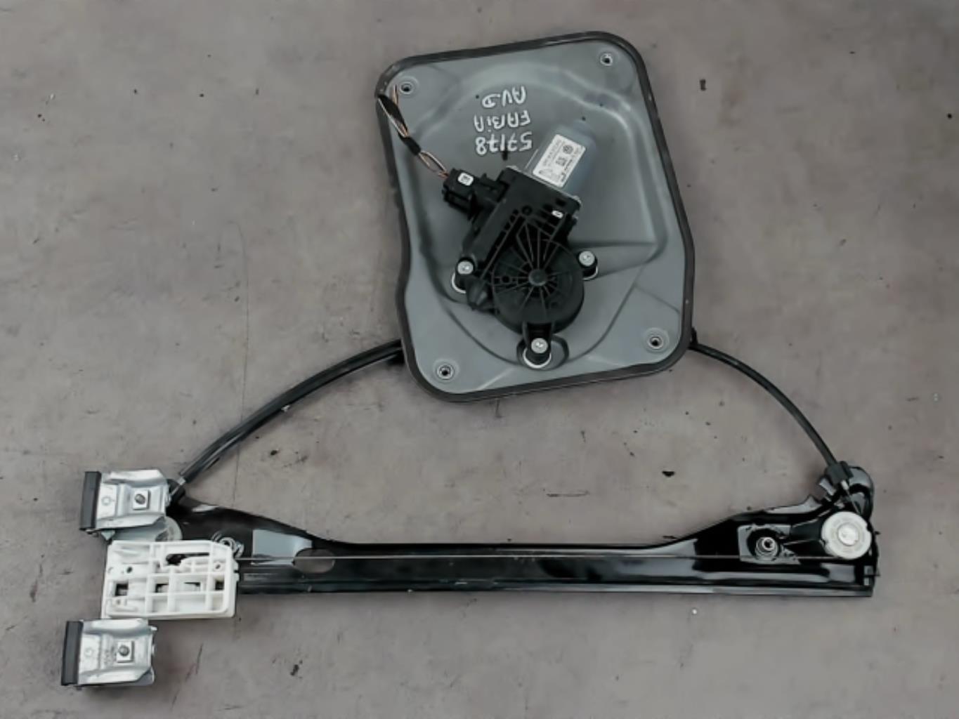 Leve vitre electrique avant droit